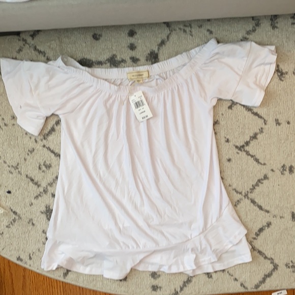 BNWT White Off the Shoulder Top - Picture 3 of 13